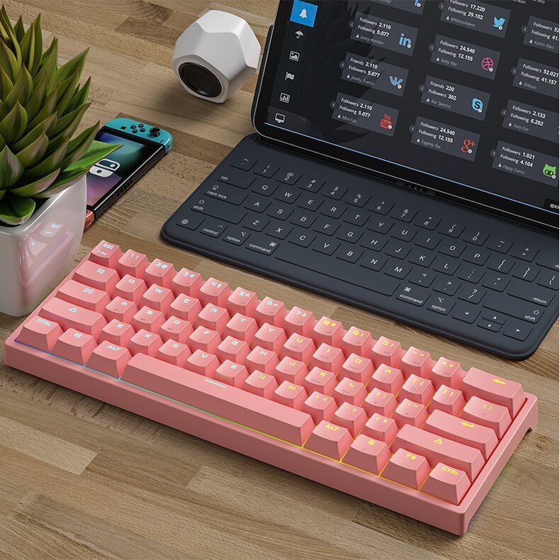 61-key Pluggable Mechanical Keyboard RGB Light Effect Computer Keyboard
